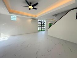 Excelsior Gardens (D16), Terrace #581829681